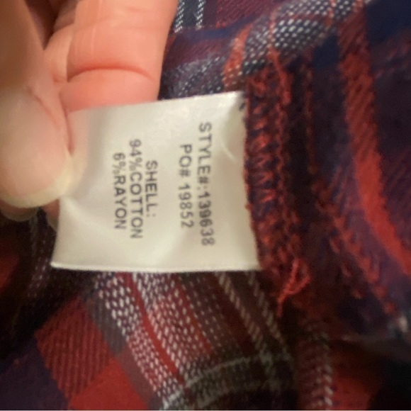 B Skies Are Blue Red and Blue Plaid 3/4 Sleeve Tie Front V Neck Shirt Size 2X - Picture 9 of 15